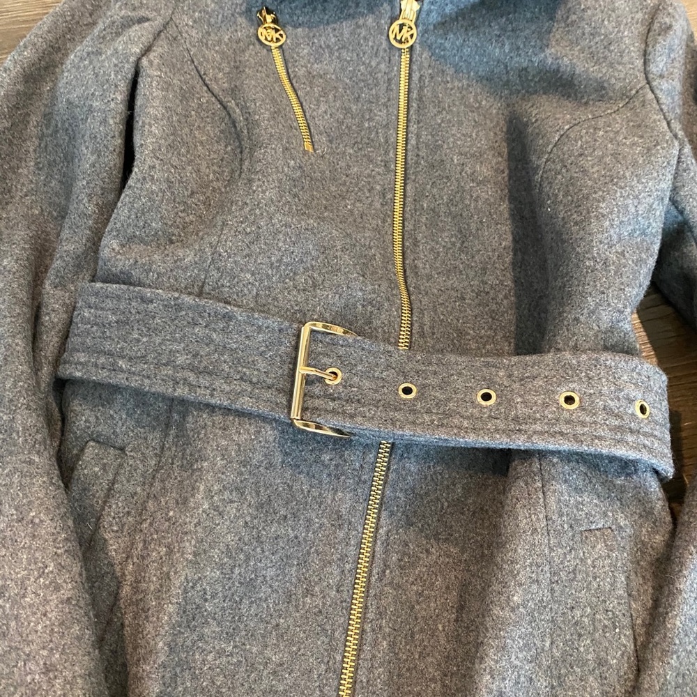Michael Kors Wool Blend zip front coat. - Picture 3 of 8